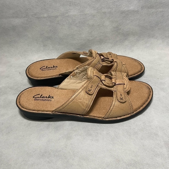 Clarks Bendables Women’s Tan Leather Slip-On Sandals Size 9 Comfort Wedges - Picture 4 of 6